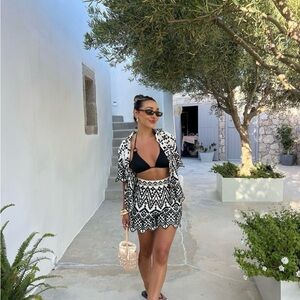 ZARA 🔥 2 PIECE SET🔥 BLOGGERS’ FAVORITE CONTRAST EMBROIDERED SHIRT & SHORTS